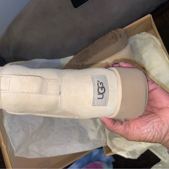 Ugg boots - Picture 6 of 6